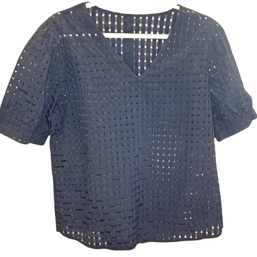 Women’s Black V-Neck Blouse Short Puffy Sleeved size Large